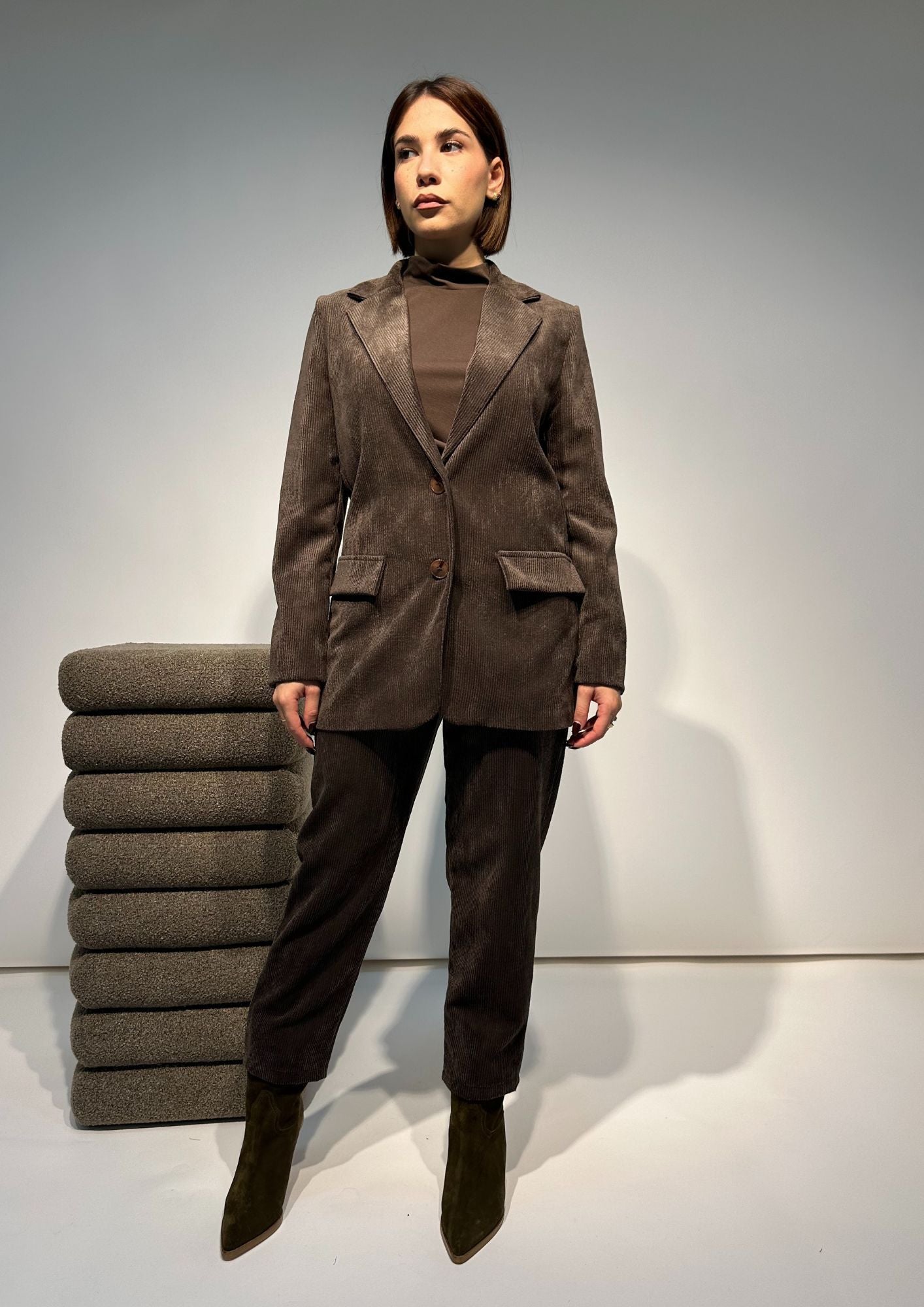 04B639009744_44|3f42cc2d11d06baf57cbcef07e5920c1